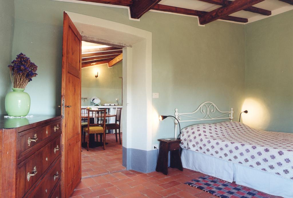 Antica Casa "Le Rondini" Bed and Breakfast Borgo a Buggiano Værelse billede