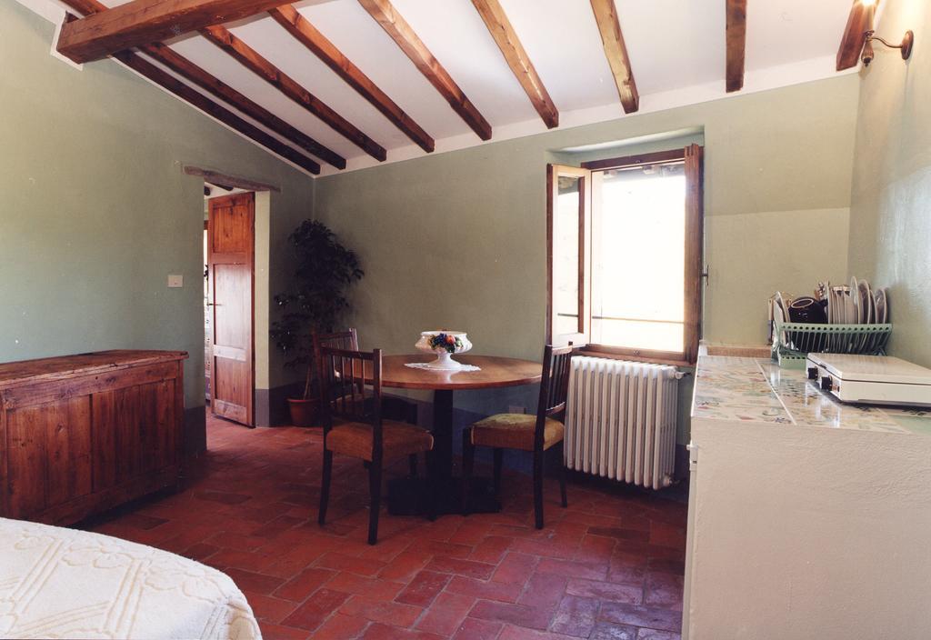 Antica Casa "Le Rondini" Bed and Breakfast Borgo a Buggiano Værelse billede