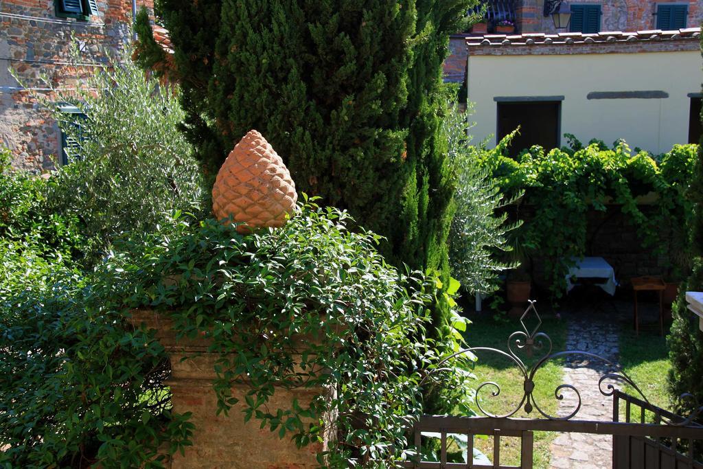 Antica Casa "Le Rondini" Bed and Breakfast Borgo a Buggiano Eksteriør billede