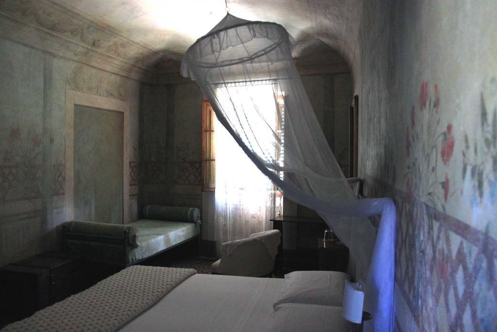 Antica Casa "Le Rondini" Bed and Breakfast Borgo a Buggiano Eksteriør billede