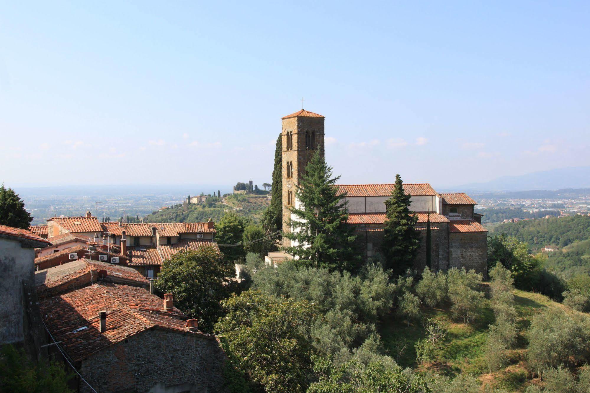 Antica Casa "Le Rondini" Bed and Breakfast Borgo a Buggiano Eksteriør billede