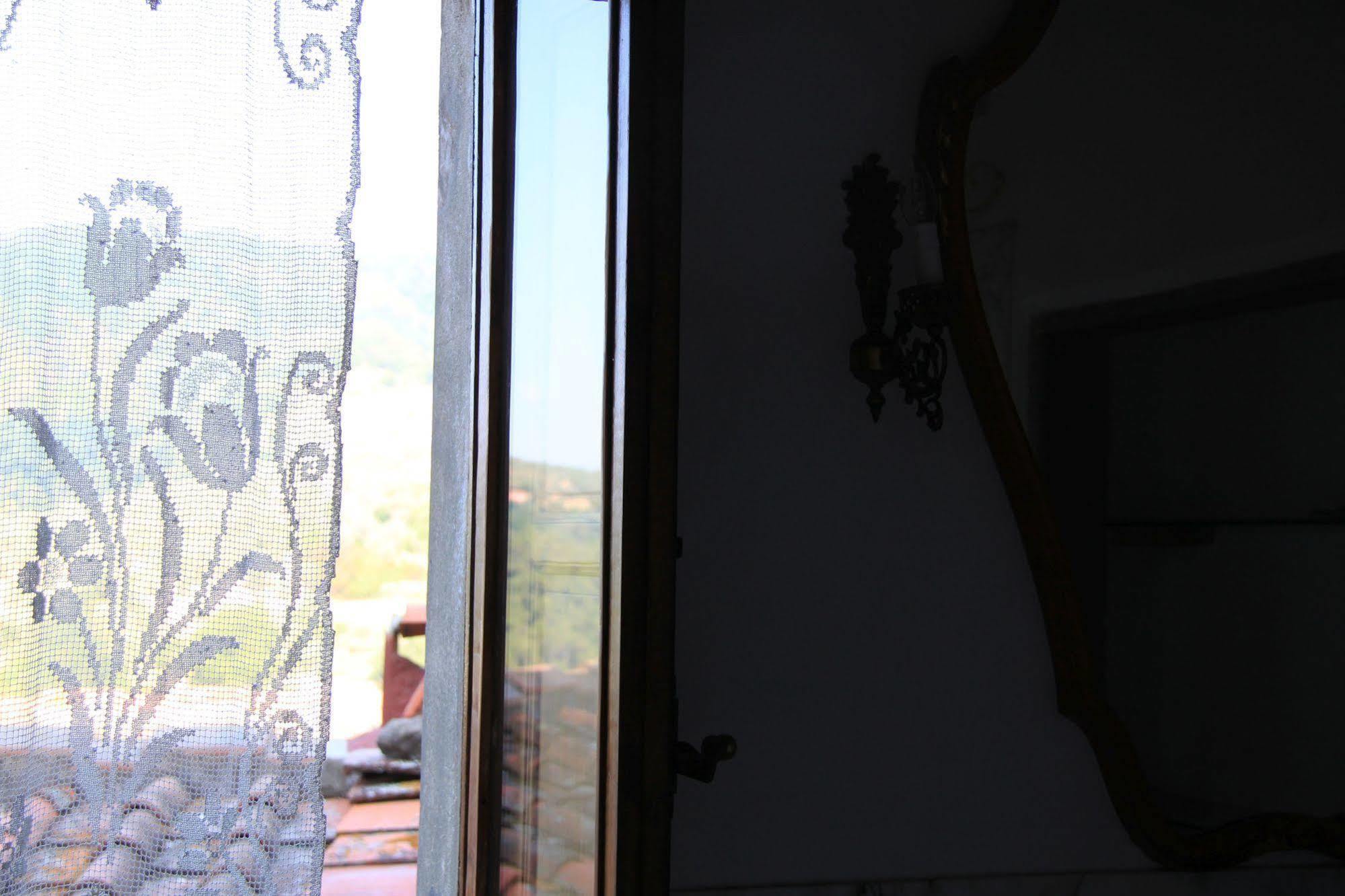 Antica Casa "Le Rondini" Bed and Breakfast Borgo a Buggiano Eksteriør billede