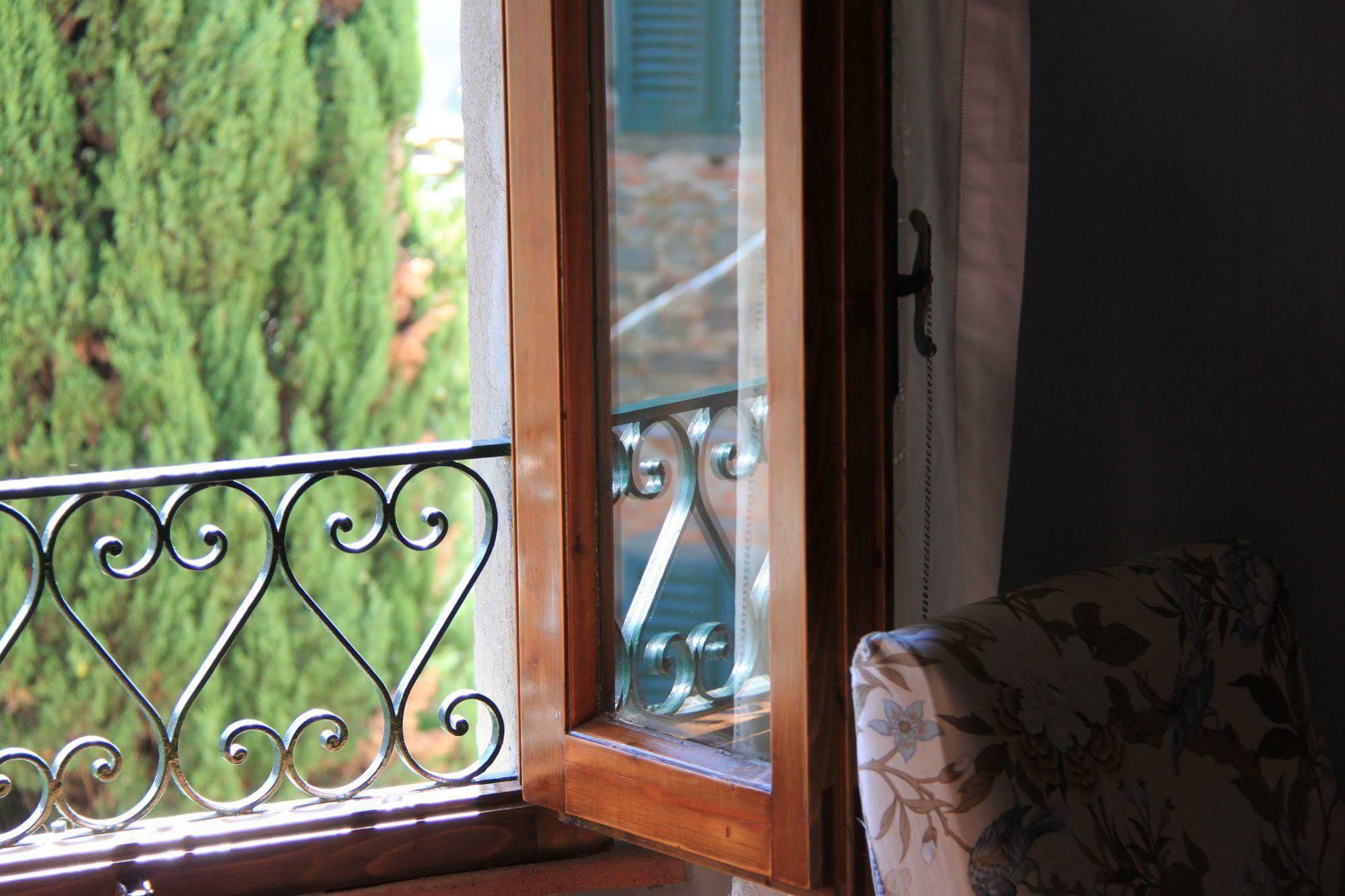 Antica Casa "Le Rondini" Bed and Breakfast Borgo a Buggiano Eksteriør billede
